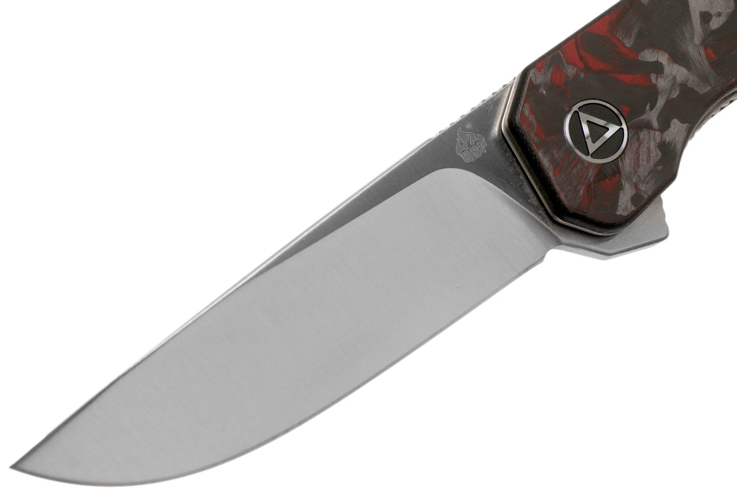 QSP Knife Osprey QS139-F1 Red Shredded Carbonfiber, Satin, Couteau De Poche 3 QSP Knife Osprey QS139-F1 Red Shredded Carbonfiber, Satin, Couteau De Poche – Image 3