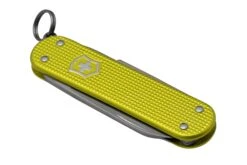 Victorinox Classic SD Alox Limited Edition 2023, 0.6221.L23 Electric Yellow, Couteau Suisse 8 Victorinox Classic SD Alox Limited Edition 2023, 0.6221.L23 Electric Yellow, Couteau Suisse -Couteaux de poche Magasin VT0 6221 L23 04 victorinox