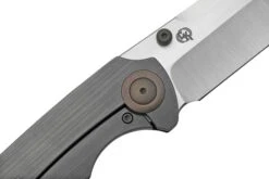 WE Knife Thug XL, WKWE20028D-2, Shredded Carbonfiber, Grey Titanium, Satin CPM-20CV Couteau De Poche 10 WE Knife Thug XL, WKWE20028D-2, Shredded Carbonfiber, Grey Titanium, Satin CPM-20CV Couteau De Poche -Couteaux de poche Magasin WKWE20028E 0 05 weknife