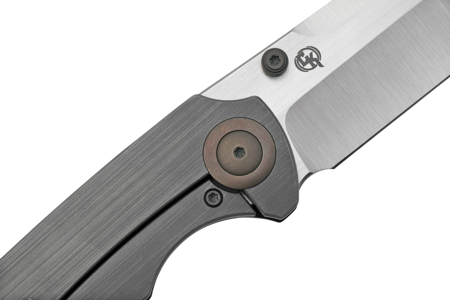 WE Knife Thug XL, WKWE20028D-2, Shredded Carbonfiber, Grey Titanium, Satin CPM-20CV Couteau De Poche 5 WE Knife Thug XL, WKWE20028D-2, Shredded Carbonfiber, Grey Titanium, Satin CPM-20CV Couteau De Poche – Image 5